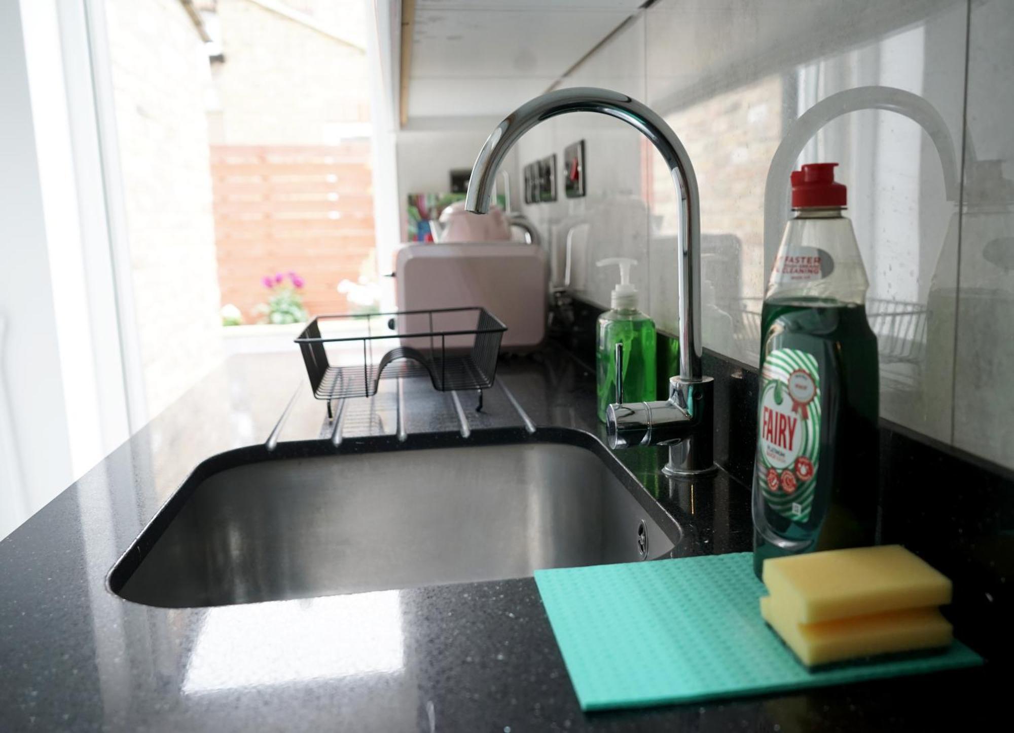 Вілла Luxury London House Sleeps 13, 2 Minutes To Metro Екстер'єр фото