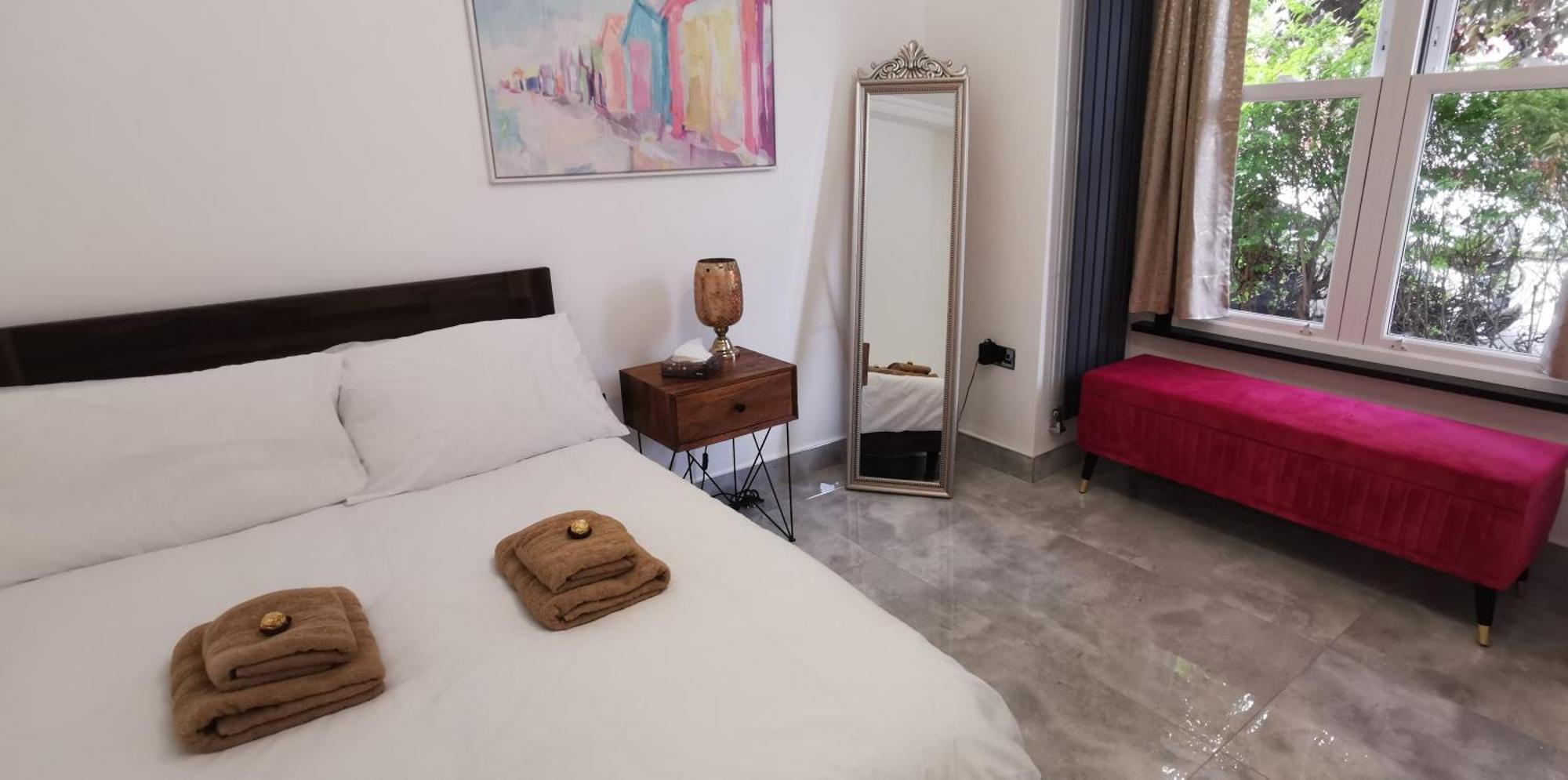 Вілла Luxury London House Sleeps 13, 2 Minutes To Metro Екстер'єр фото
