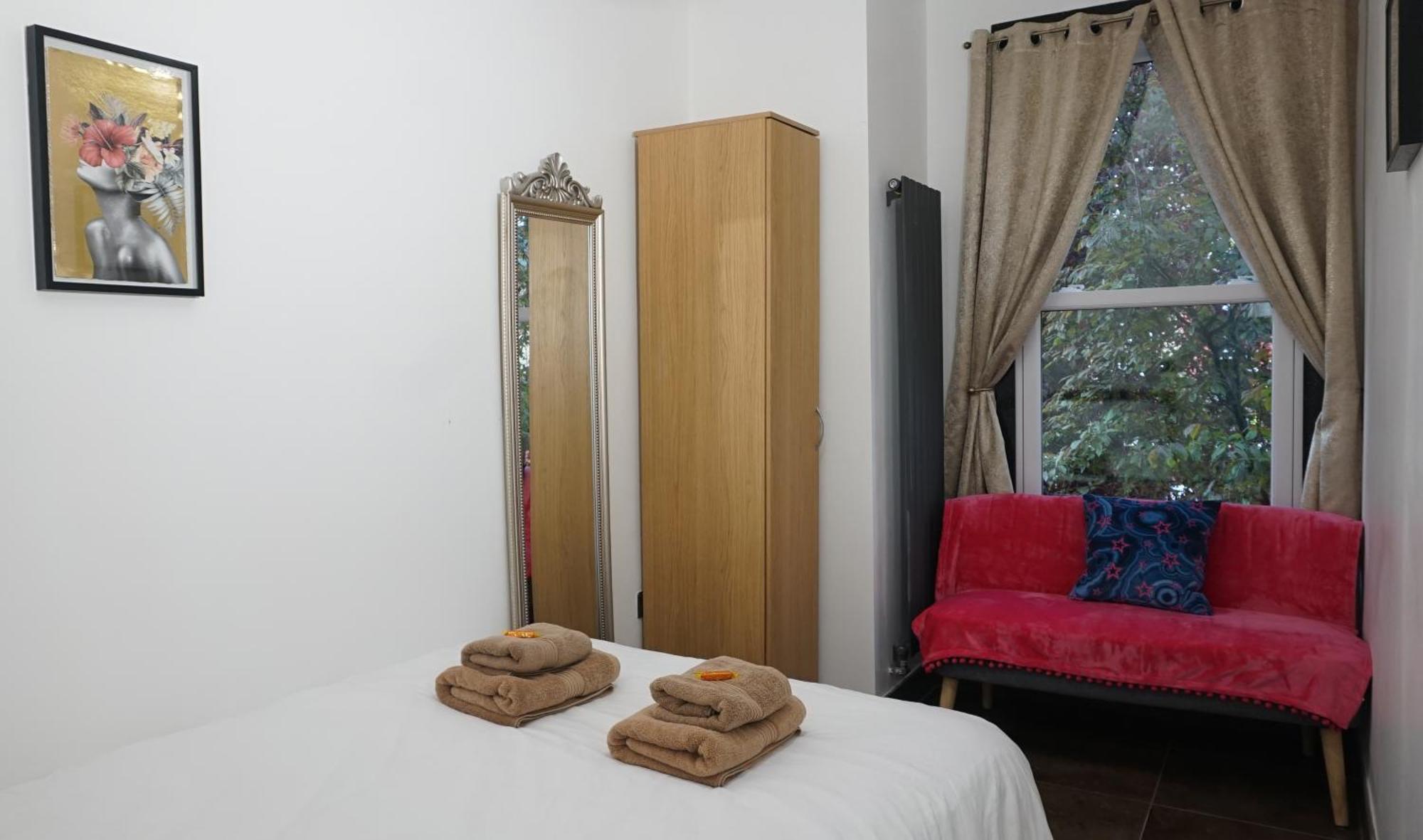 Вілла Luxury London House Sleeps 13, 2 Minutes To Metro Екстер'єр фото