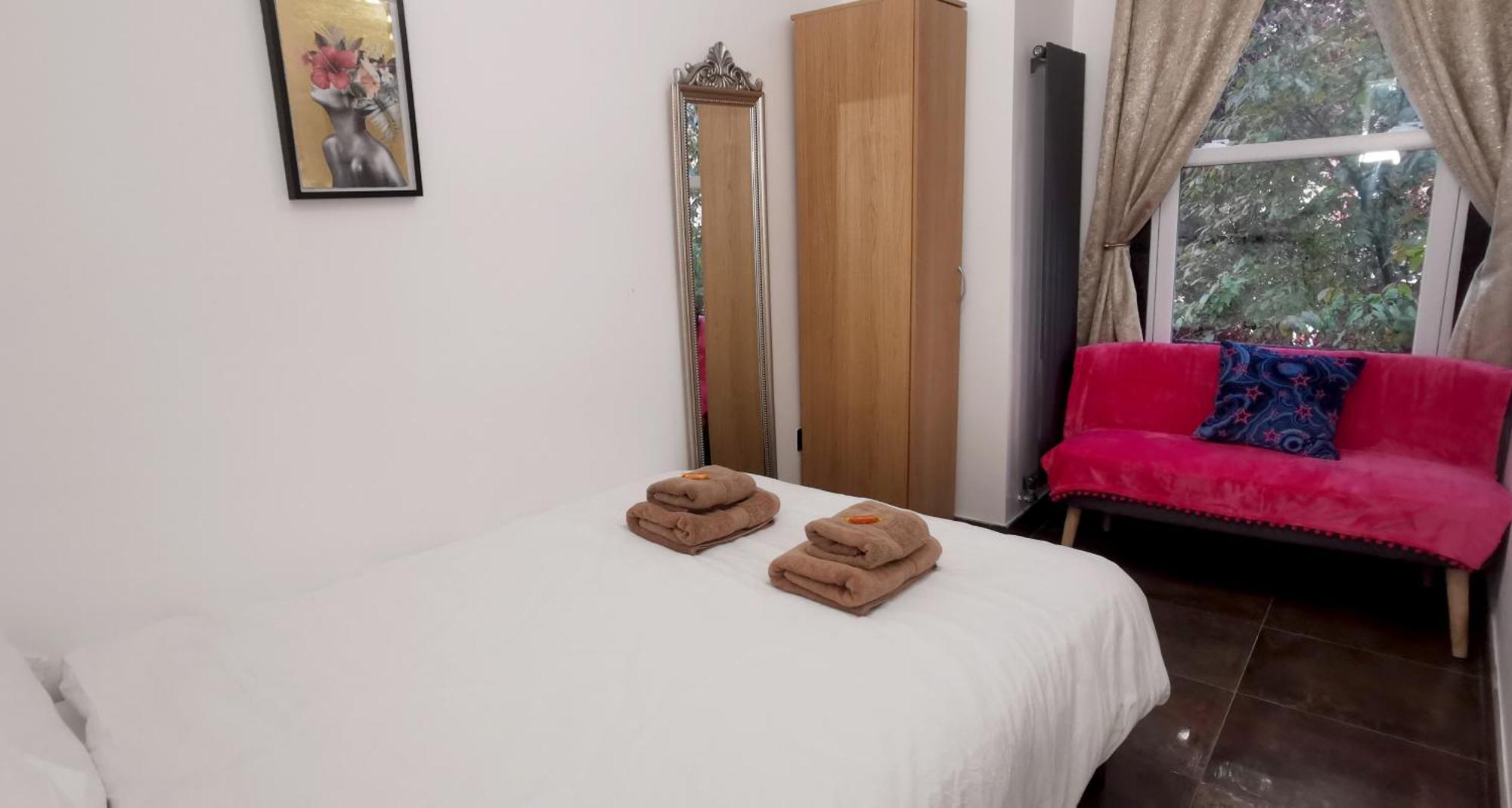 Вілла Luxury London House Sleeps 13, 2 Minutes To Metro Екстер'єр фото